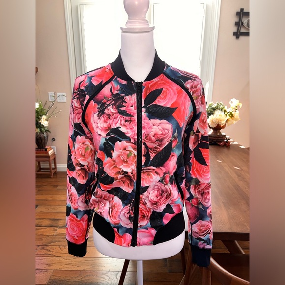 Lululemon Hold Your Om Track Jacket Secret Garden Boho Fairy Floral Post Yoga  6 - Picture 2 of 6